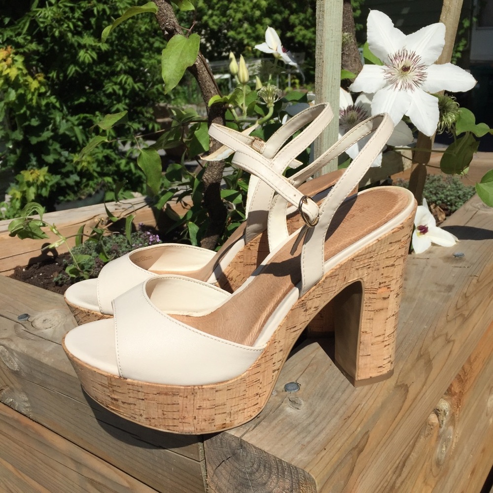 le château high heel sandal